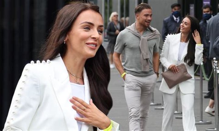 Matty Cash Height, Weight, Net Worth, Age, Birthday, Wikipedia, Who, Nationality, Biography