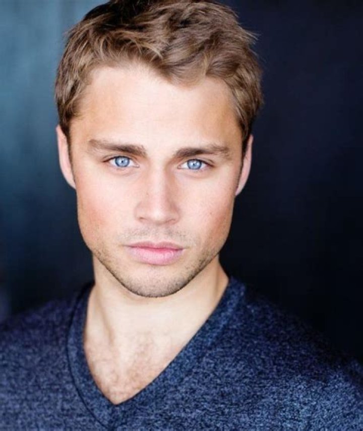 Max Lloyd-Jones (TV Actor) - Age, Birthday, Bio, Facts, Family, Net Worth, Height & More