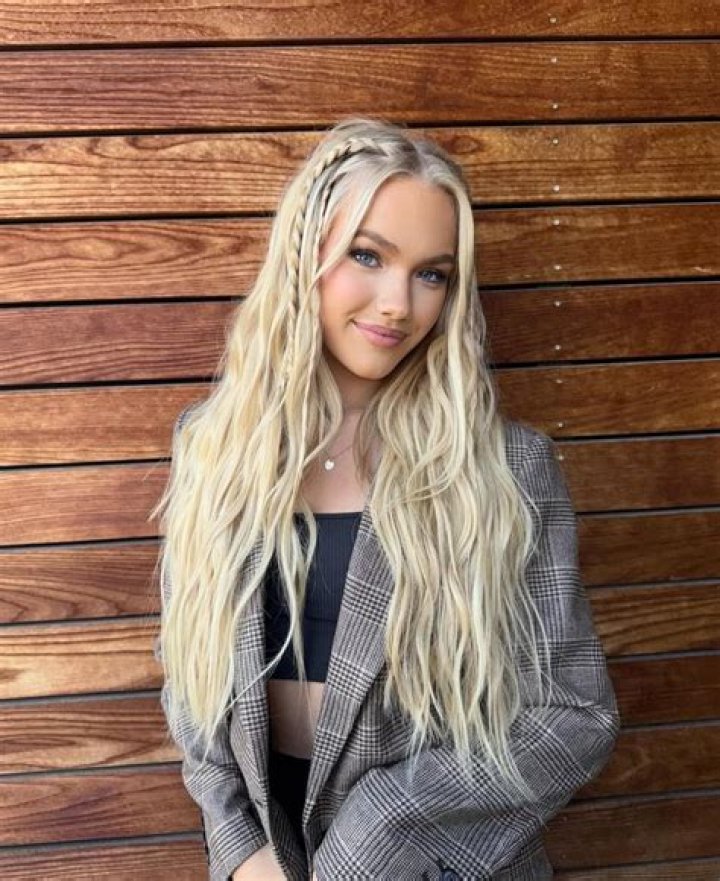 McCabe Slye (TV Actor) - Age, Birthday, Bio, Facts, Family, Net Worth, Height & More