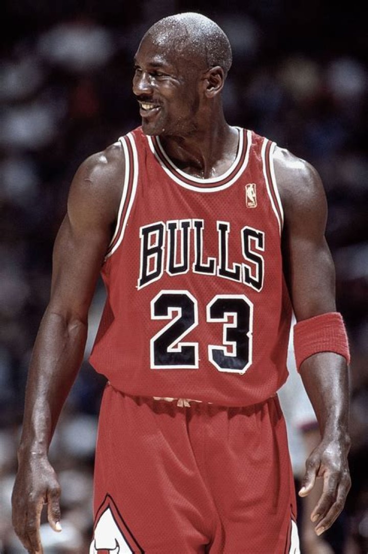 Michael Jordan (Basketball Player) - Wiek, urodziny, bio, fakty, rodzina, wartość netto, wzrost i więcej