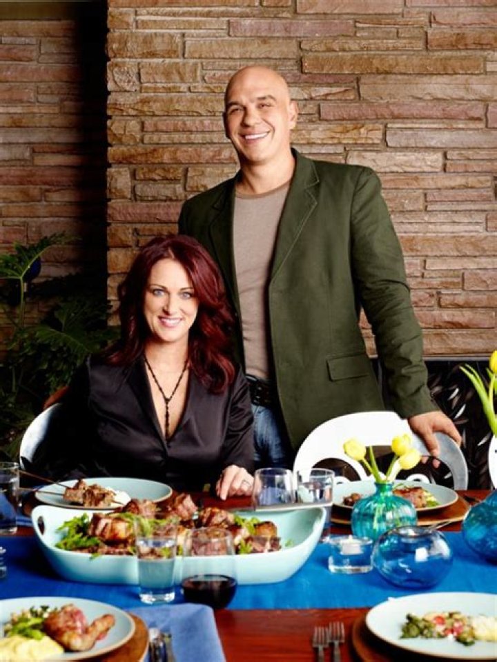 Michael Symon is Married to Wife, Liz Shanahan. Know His Net Worth. 2022
