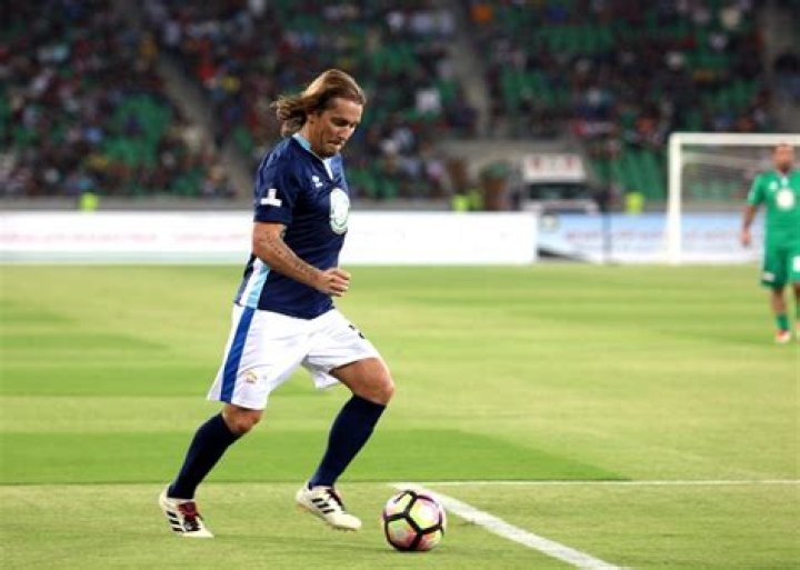 Michel Salgado (Soccer Player) - Age, Birthday, Bio, Facts, Family, Net Worth, Height & More