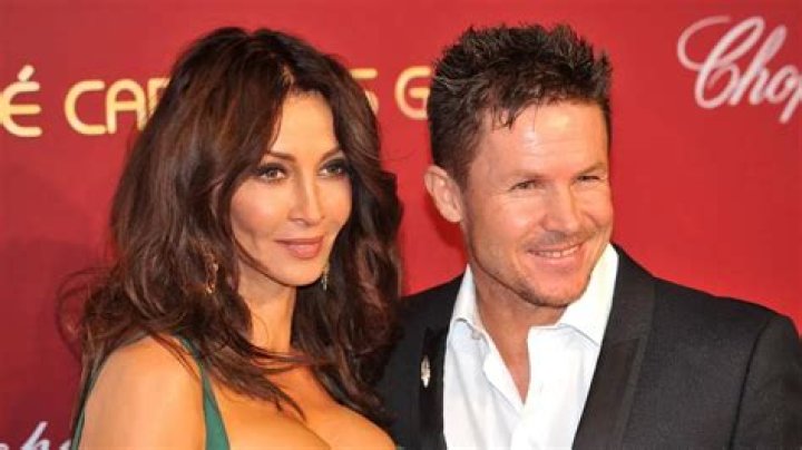 Mihaela Radulescu Schwartzenberg (TV Show-Gastgeber) - Alter, Geburtstag, Bio, Fakten, Familie, Vermögen, Größe & mehr