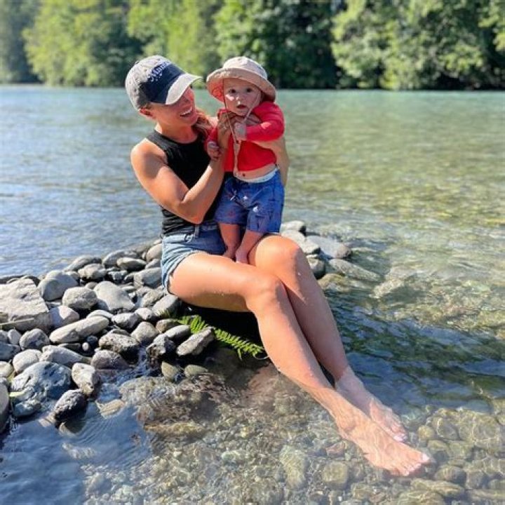 Molly McGrath Husband (Max Dorsch) Bikini Pics on Instagram Height in Feet