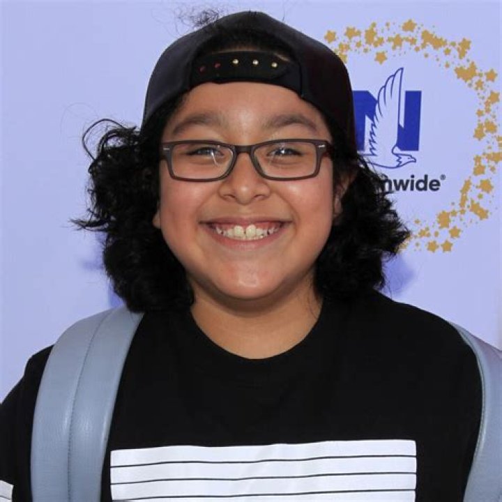 Nathan Arenas (TV Actor) - Age, Birthday, Bio, Facts, Family, Net Worth, Height & More