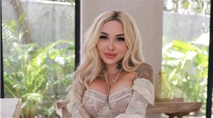 Nikki Vianna Age | Wiki, Net worth, Bio, Height, Boyfriend ?