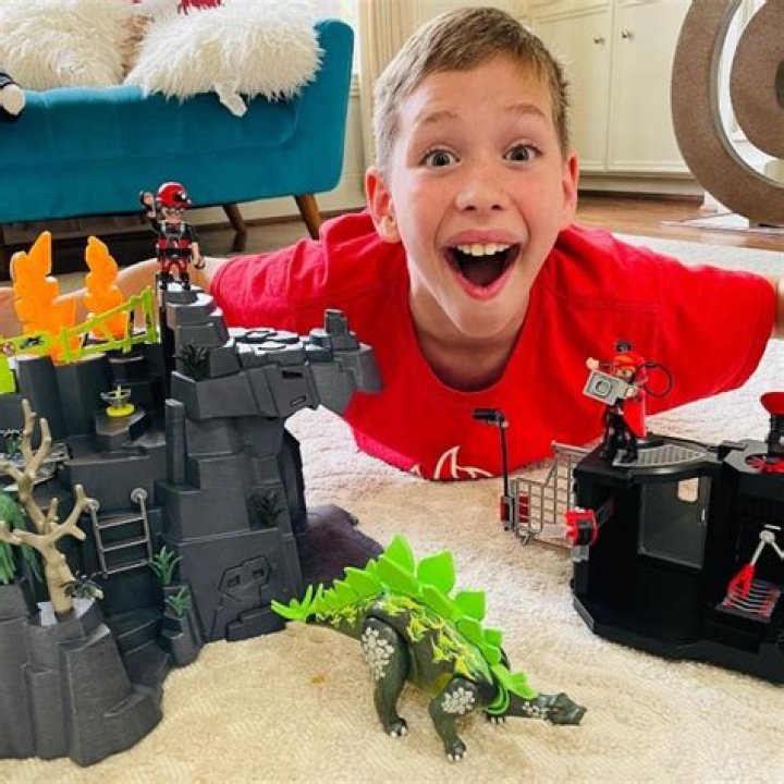 
Noah SuperHeroKids Height, Weight, Net Worth, Age, Birthday, Wikipedia, Who, Nationality, Biography 