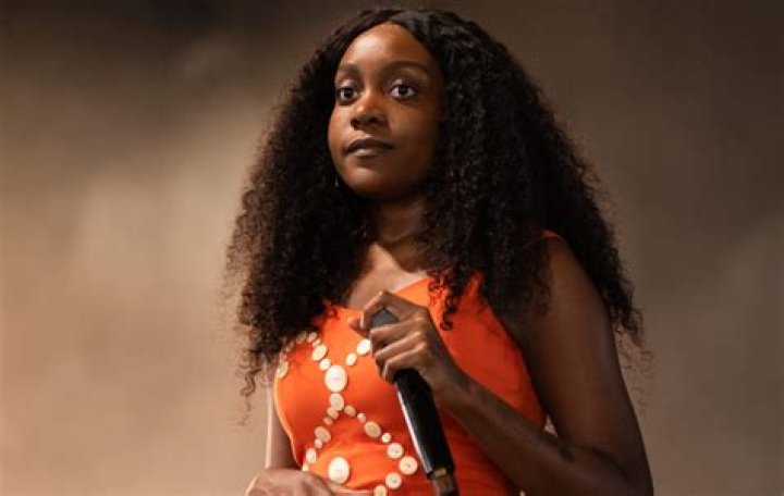 Noname Sends Shots At Rihanna, Kendrick Lamar, Beyonce, Jay-Z On New Song