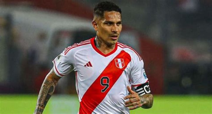 Paolo Guerrero (Soccer Player) - Age, Birthday, Bio, Facts, Family, Net Worth, Height & More