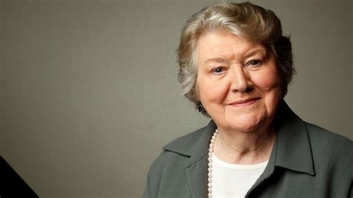 Patricia Routledge biografía, edad, altura, esposa, net worth, familia
