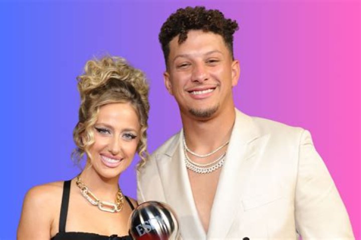 Patrick Mahomes’ Fiancee Brittany Matthews Reveals Her Post-Baby Body Is a ‘Size 25’ in Jeans