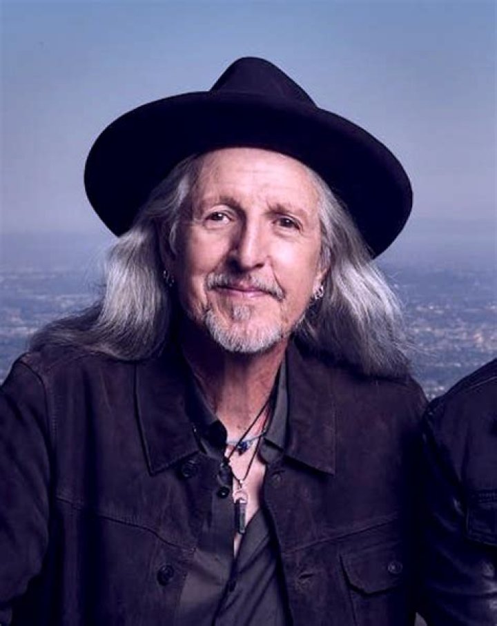 Patrick Simmons (Guitarist) - Age, Birthday, Bio, Facts, Family, Net Worth, Height & More