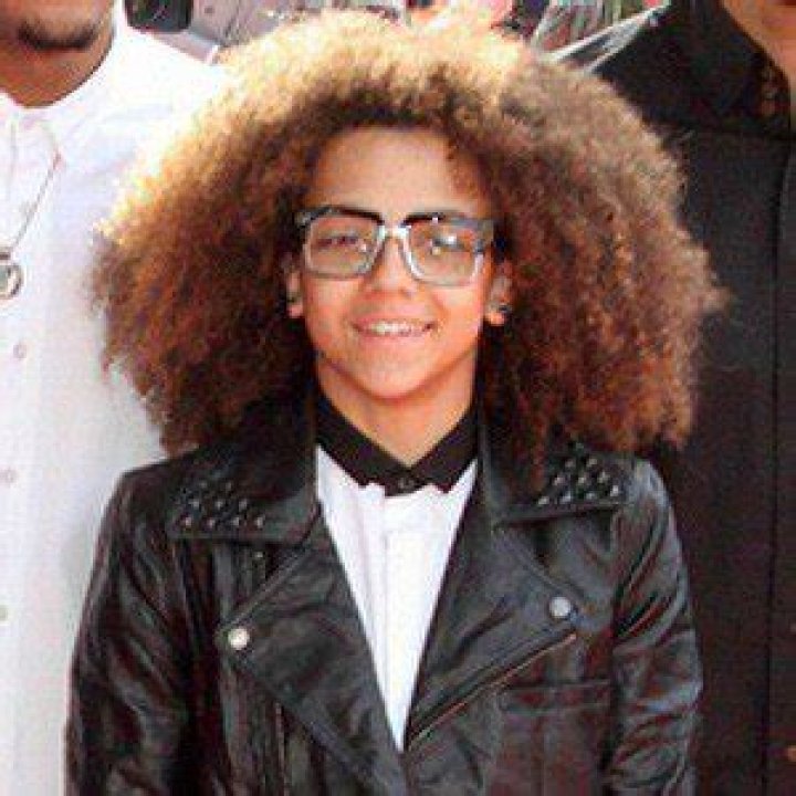 Perri Kiely (Dancer) - Age, Birthday, Bio, Facts, Family, Net Worth, Height & More