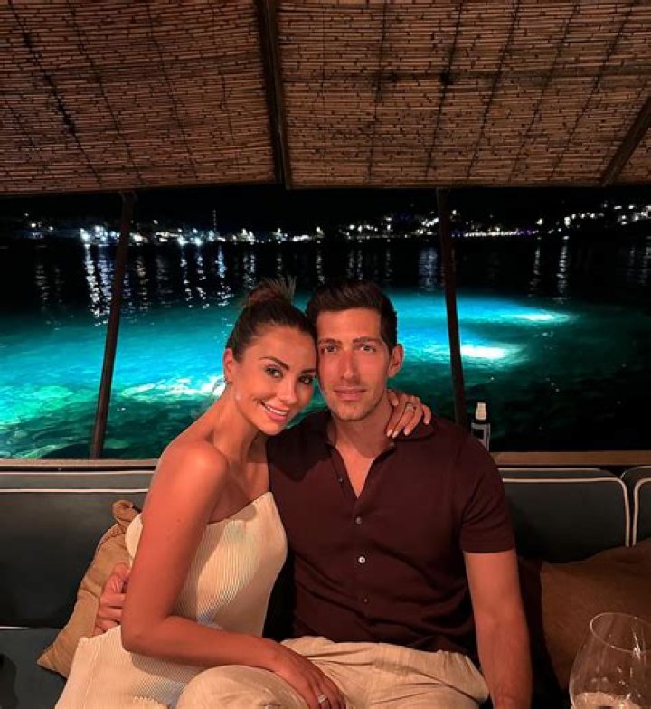 Peter Weber Spotted Getting ‘Close’ With ‘Bachelor’ Contestant Kelley Flanagan in Chicago