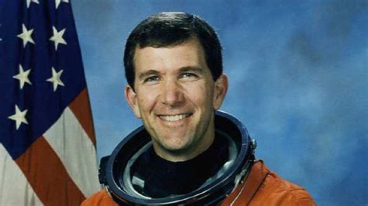 Rick Husband (Astronaut) - Age, Birthday, Bio, Facts, Family, Net Worth, Height & More