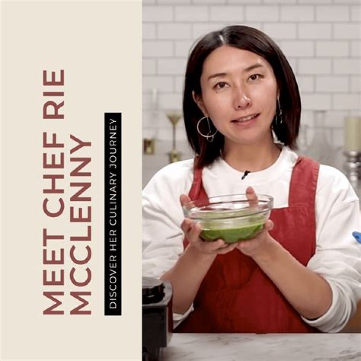 Rie McClenny (Youtuber) Wiki, Biography, Age, Boyfriend, Height, Weight, Family, Net Worth, Son