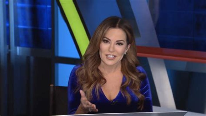 Robin Meade (TV Show Host) - Age, Birthday, Bio, Facts, Family, Net Worth, Height & More