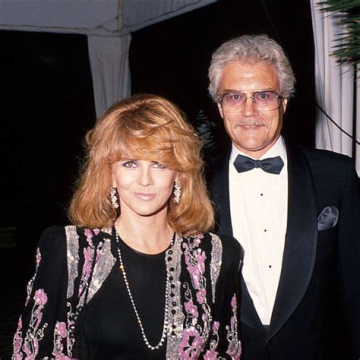 Roger Smith (actor) Biography, Age, Height, Wife, Net Worth and Family