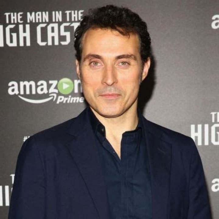 
Rufus Sewell Is Portrayed As A Roger Salas In “Kaleidoscope” 