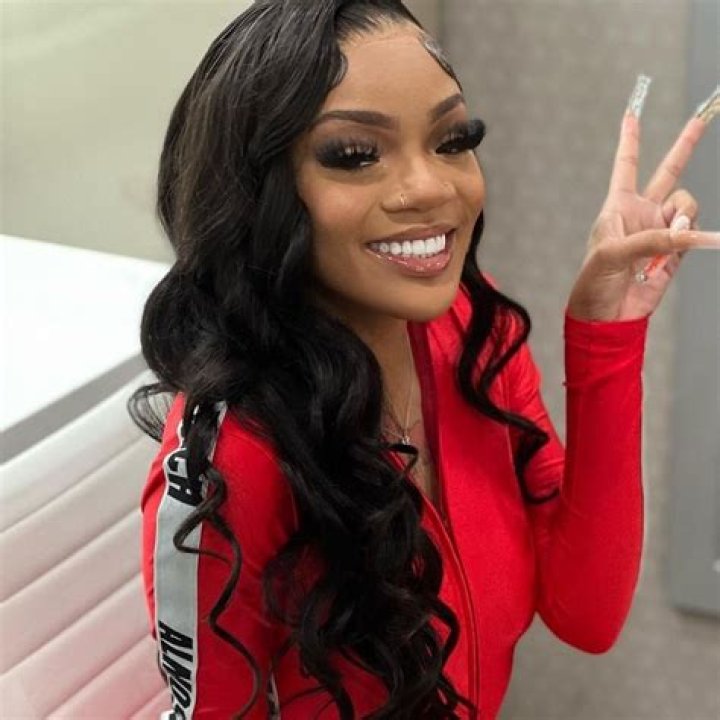 Ruth B (Pop Singer) - Age, Birthday, Bio, Facts, Family, Net Worth, Height & More