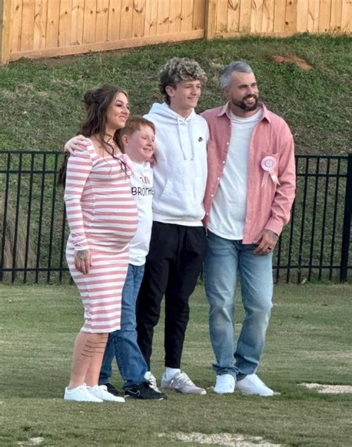 
Ryan Edwards Wife Who is Ryan Edwards Wife? 