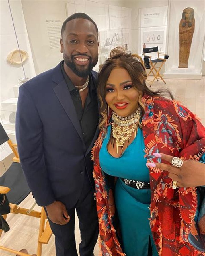 S.E. Hinton Net Worth, Age, Height, Wife