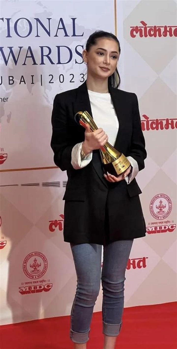 
Sadia Yousofi Height, Weight, Net Worth, Age, Birthday, Wikipedia, Who, Nationality, Biography 