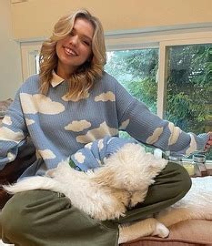 Salem Ilese (Songwriter) - Age, Birthday, Bio, Facts, Family, Net Worth, Height & More