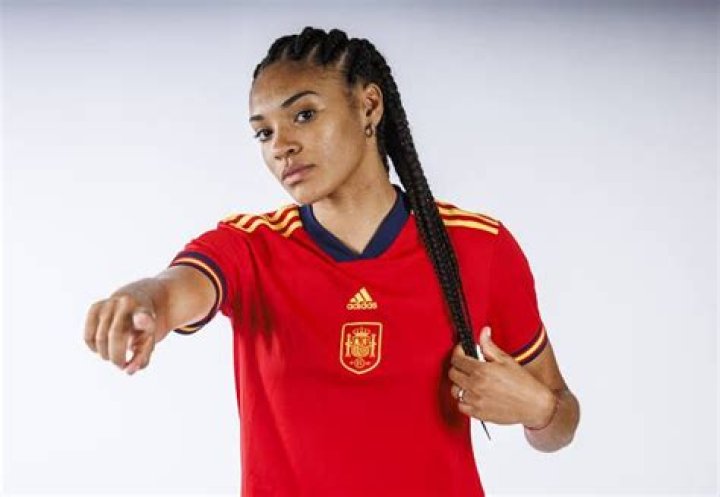 Salma Paralluelo Biography: Age, Height, Parents, Religion, Partner, Net Worth