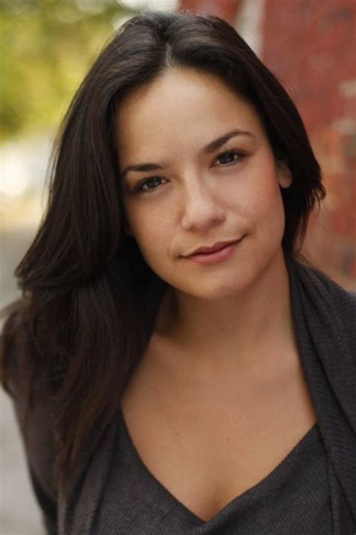 Sarah Podemski (TV Actress) - Age, Birthday, Bio, Facts, Family, Net Worth, Height & More