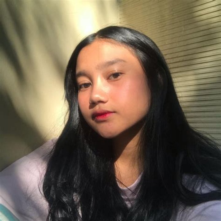 Sario Okada (Movie Actress) - Umur, Ulang Tahun, Bio, Fakta, Keluarga, Kekayaan Bersih, Tinggi Badan & Lainnya