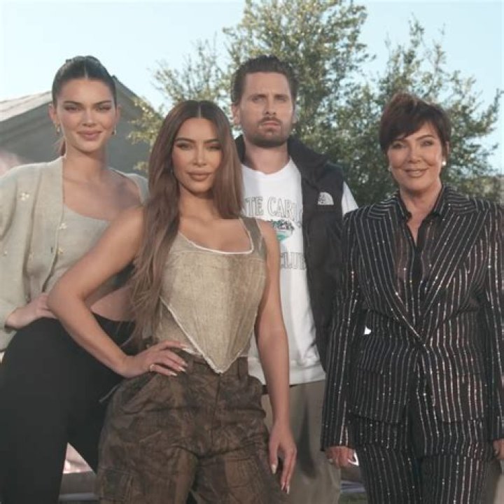 Scott Admits It Would Be a ‘Big Step’ to Date Someone ‘Age-Appropriate’ in ‘Kardashians’ Episode