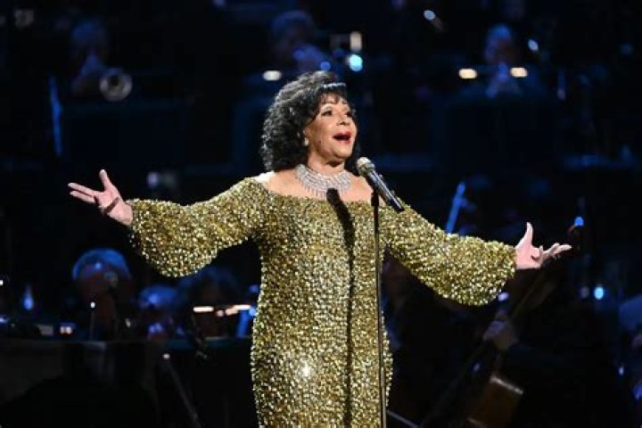 Shirley Bassey (Jazz Singer) - Age, Birthday, Bio, Facts, Family, Net Worth, Height & More