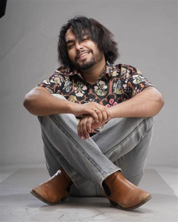 Simar Doraha (Punjabi Singer) Wiki, Biography, Age, Girlfriend, Family, Net worth & More