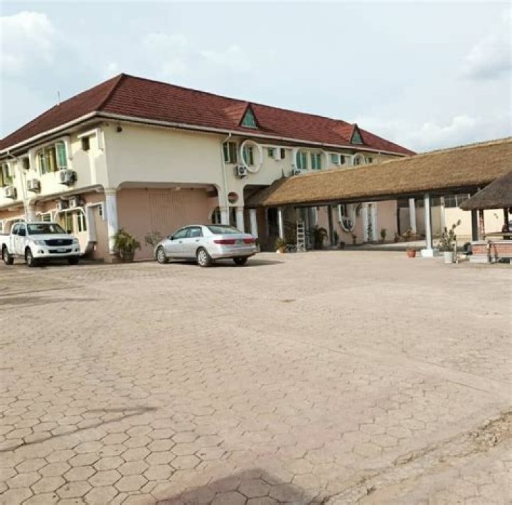 SKYRAINBOW COURTYARD HOTELS, Ile-ife
