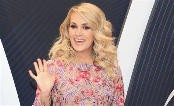 Slay!How To Recreate Carrie Underwood’s Stunning Red Carpet CMAs Look IRL
