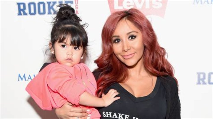 Snooki Flaunts Her Post-Baby Body Almost 3 Weeks After Giving Birth: ‘Still Wearing My Diaper’