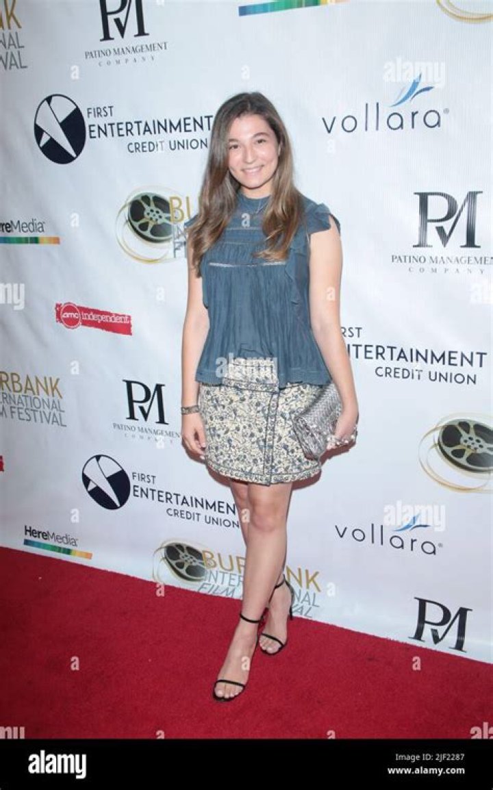 Stephanie Katherine Grant (Actriz de Televisión) - Edad, cumpleaños, biografía, hechos, familia, patrimonio neto, altura y más