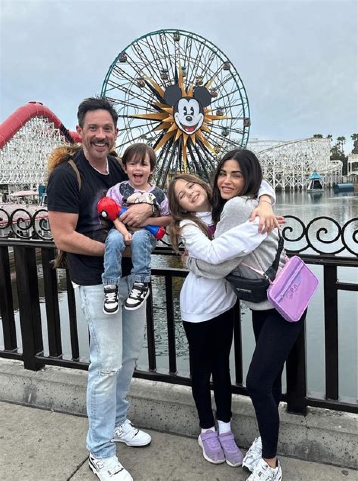 Steve Kazee Gets Flirty With Pregnant Girlfriend Jenna Dewan on Instagram: ‘Hurry Home’