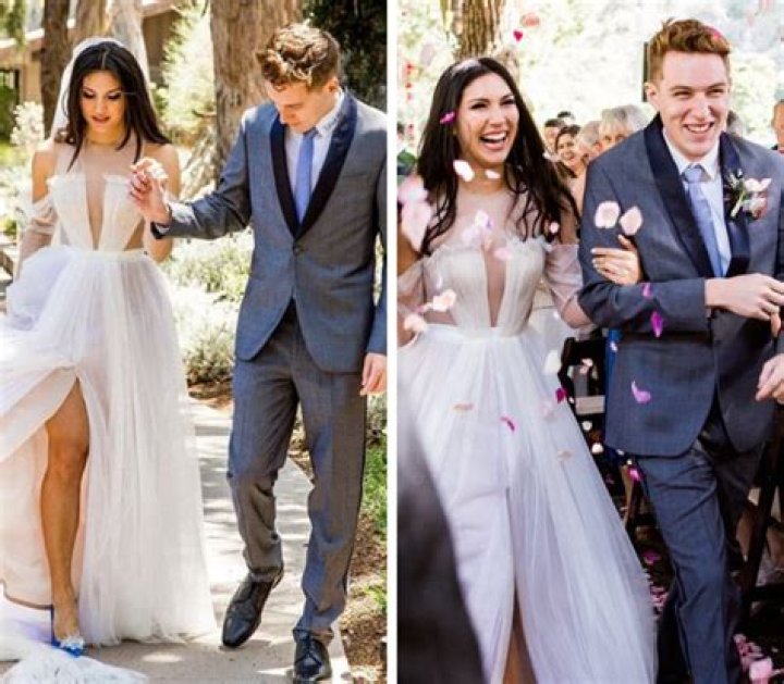 Sydnee Goodman Bio, Wiki, Age, Facebook, The Daily Fix, Buzzfeed, Husband, Wedding, Salary, Net Worth, Instagram