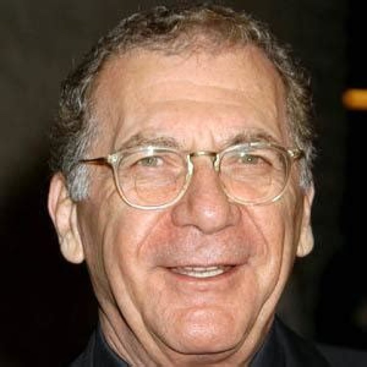 Sydney Pollack (Director) - Age, Birthday, Bio, Facts, Family, Net Worth, Height & More