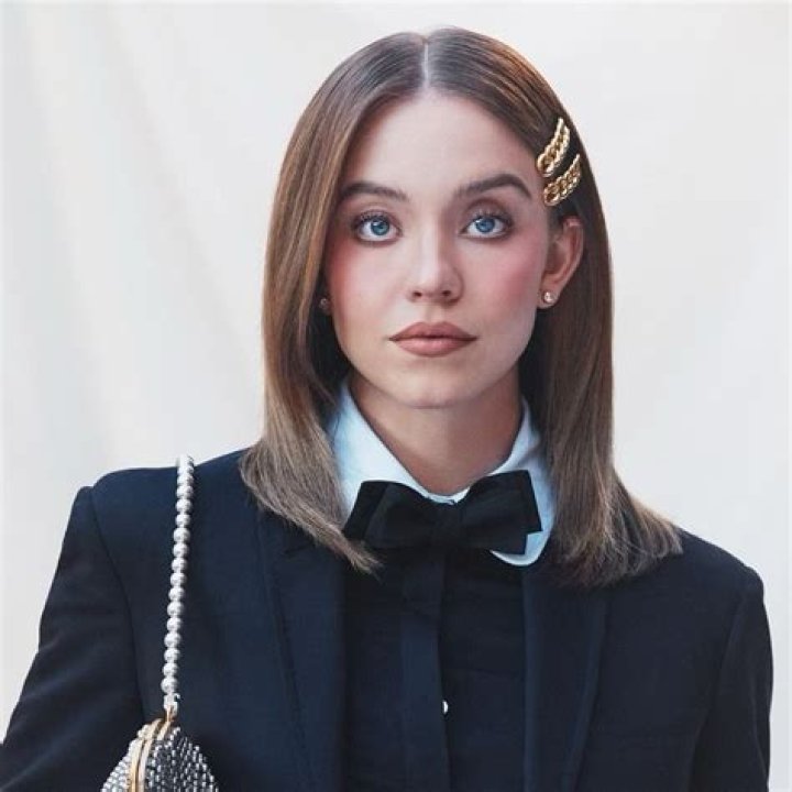 Sydney Sweeney (Movie Actress) - Age, Birthday, Bio, Facts, Family, Net Worth, Height & More