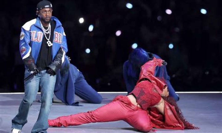 SZA's Dad Calls Out Doja Cat For Not Letting Her Speak During Award Acceptance