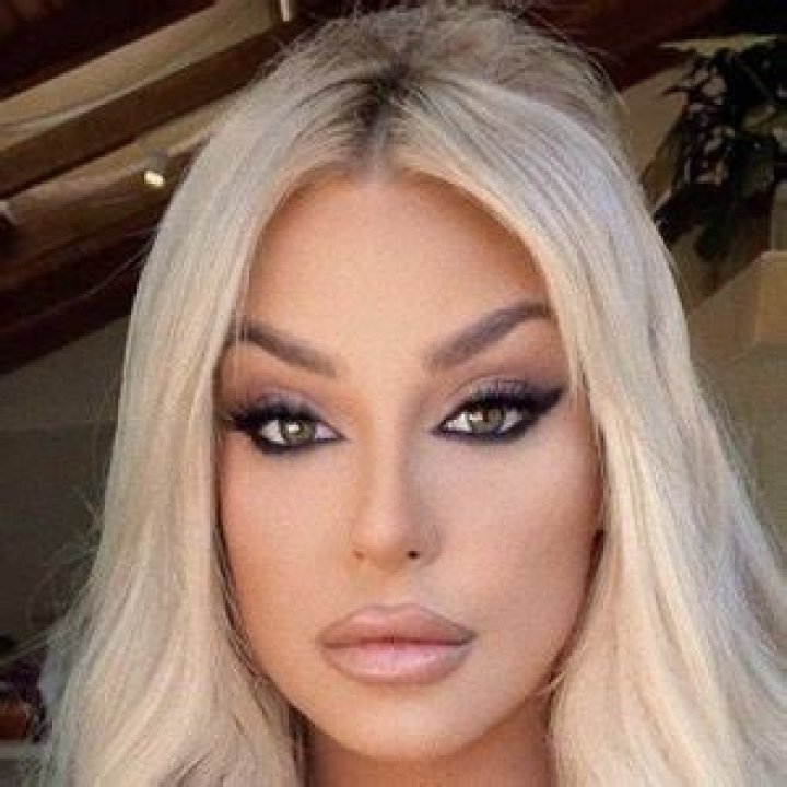 Tana Mongeau (YouTube Star) - Age, Birthday, Bio, Facts, Family, Net Worth, Height & More