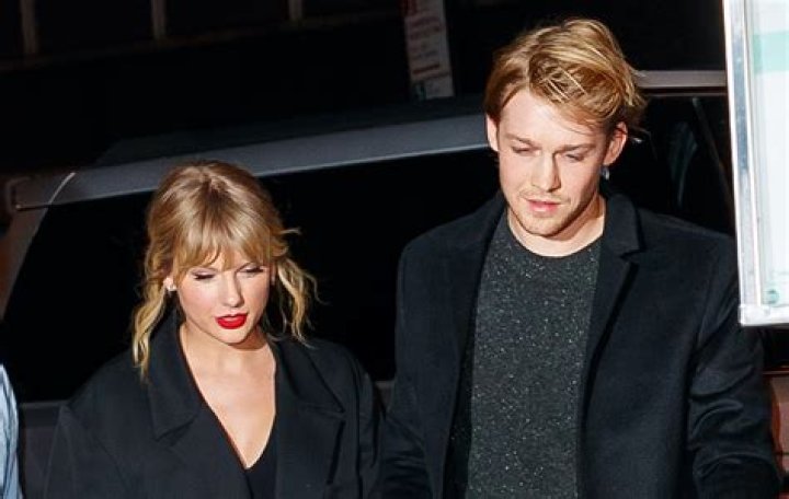 Taylor Swift and Her BF Joe Alwyn Looked Totally ‘Loved Up’ at CAA Pre-Oscars Party