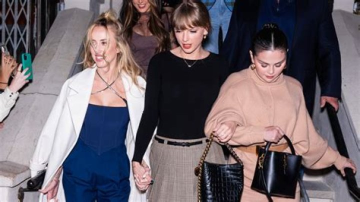 Taylor Swift Has Girls’ Night With Brittany Mahomes and More While Travis Kelce Is Away in Germany