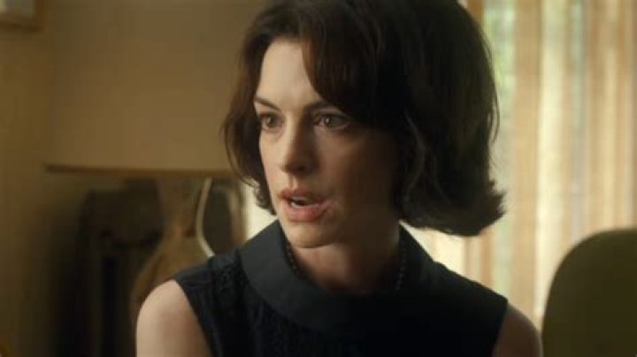 The network has footage from the filming of the film ‘Mothers’ Instinct’ with unrecognizable Anne Hathaway