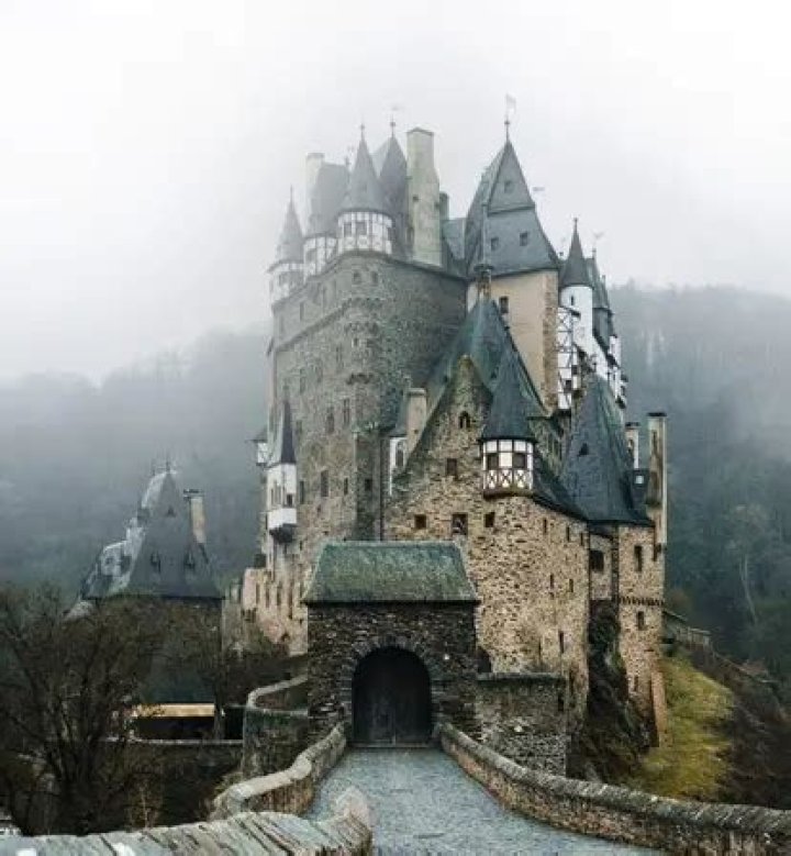 These 7 Haunted Castles Are As Historic As They Are Creepy