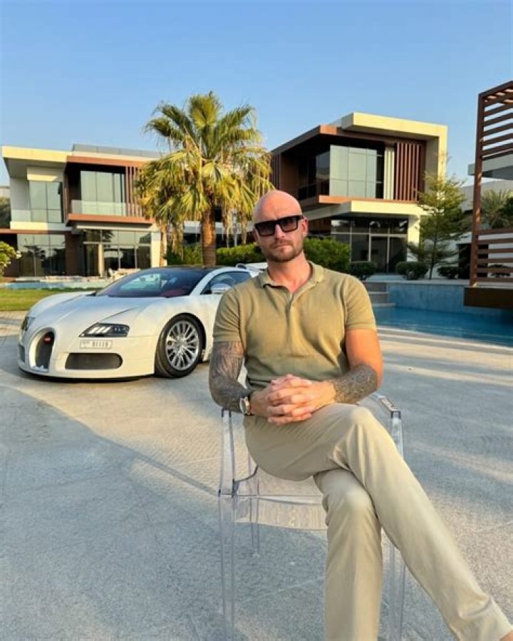 Thomas Kralow (Instagram Star) - Age, Birthday, Bio, Facts, Family, Net Worth, Height & More