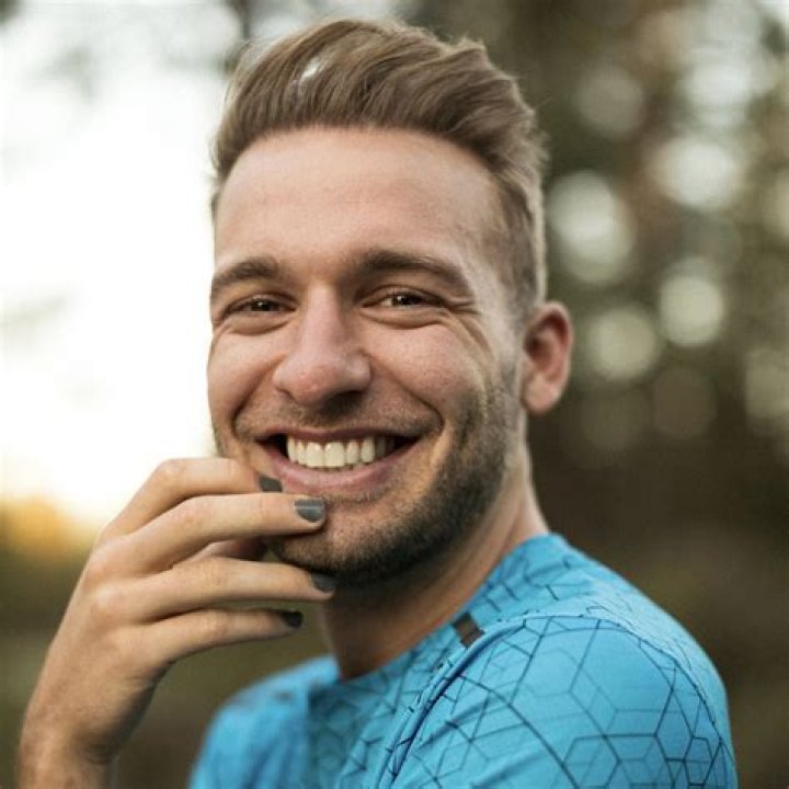 Tim Montgomery (Runner) - Age, Birthday, Bio, Facts, Family, Net Worth, Height & More